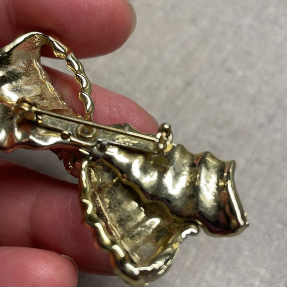 Coro Bow Rhinestone Brooch - Picture 5 of 5